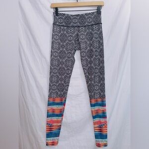 Onzie Multicolor Pattern Mid Rise Ankle Length Athletic Leggings size XS